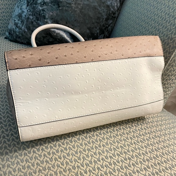 🚀 MASTER SALE Guess - 90s Handbag! - Picture 6 of 11